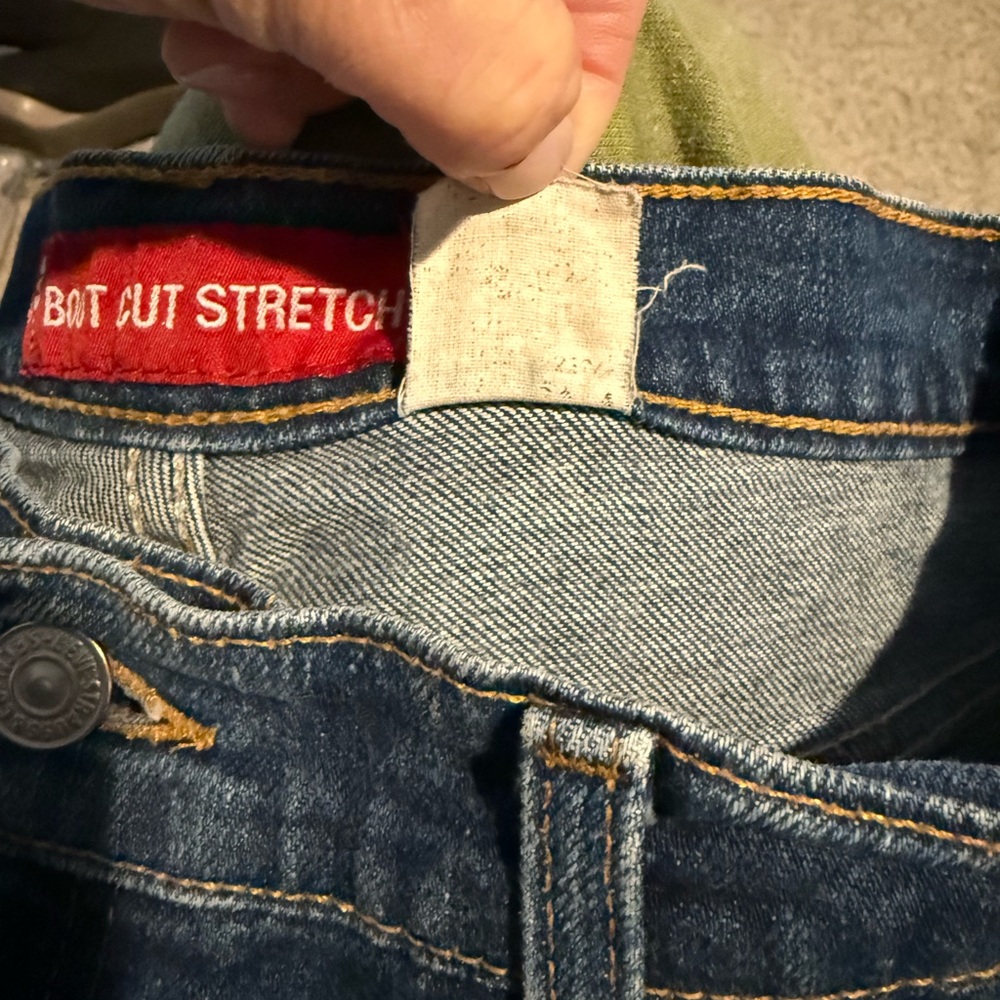Vintage Levi’s Women’s 517 Stretch Bootcut Jeans Dark Wash / Short Length - Picture 7 of 10